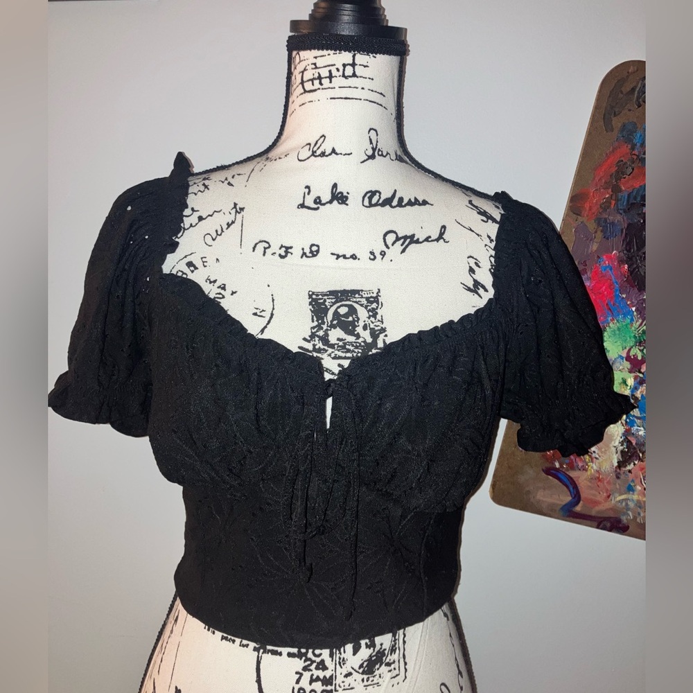 Eyelet black cropped top size medium